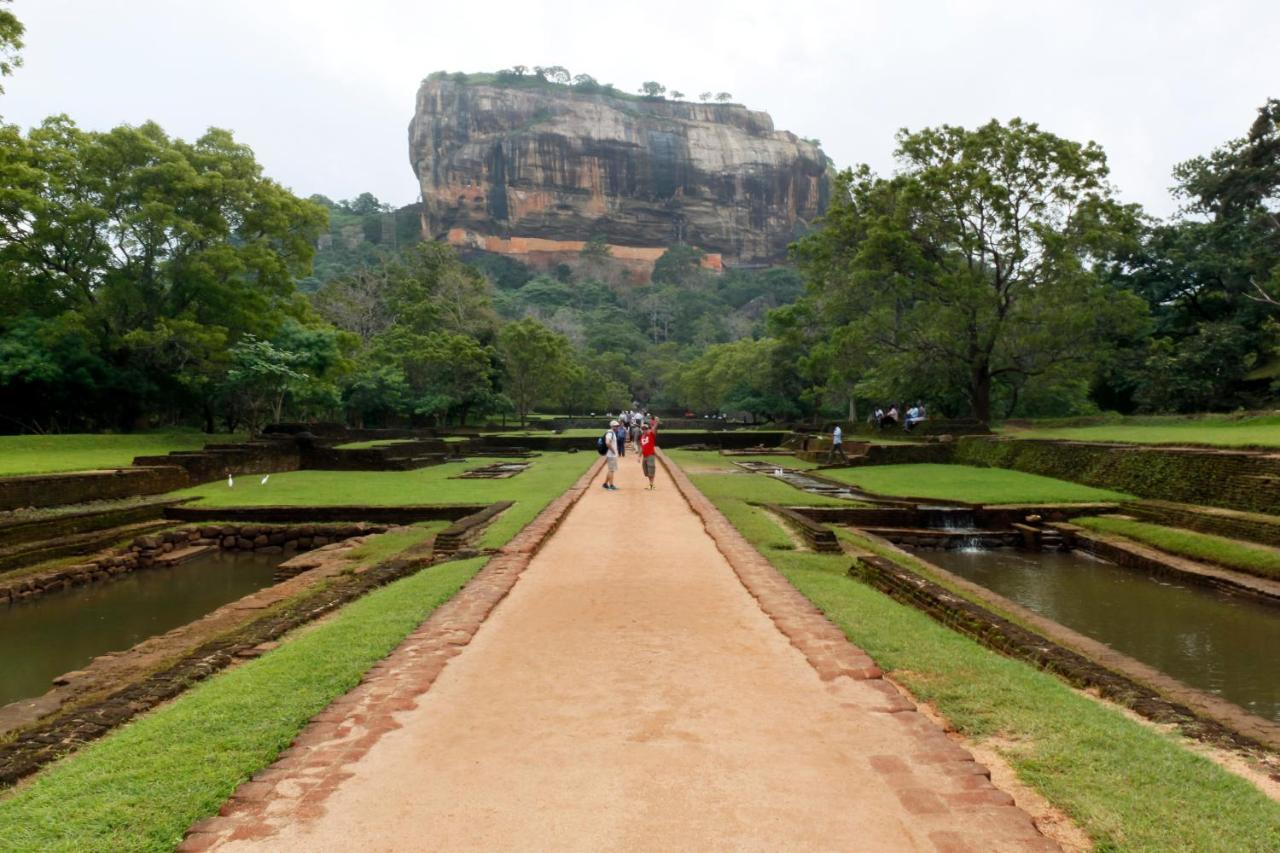 Sat Nam Village Hotel Sigiriya Exterior foto